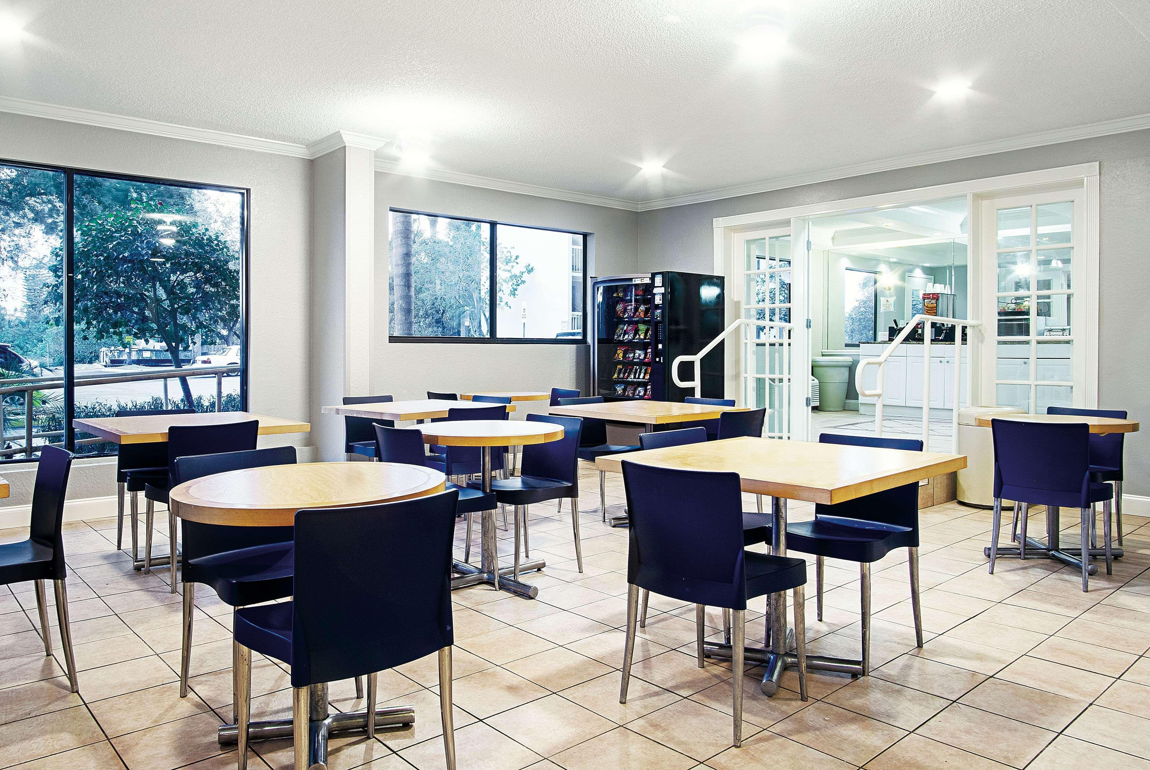 La Quinta Inn By Wyndham West Palm Beach - Florida Turnpike Century Village  Exterior foto