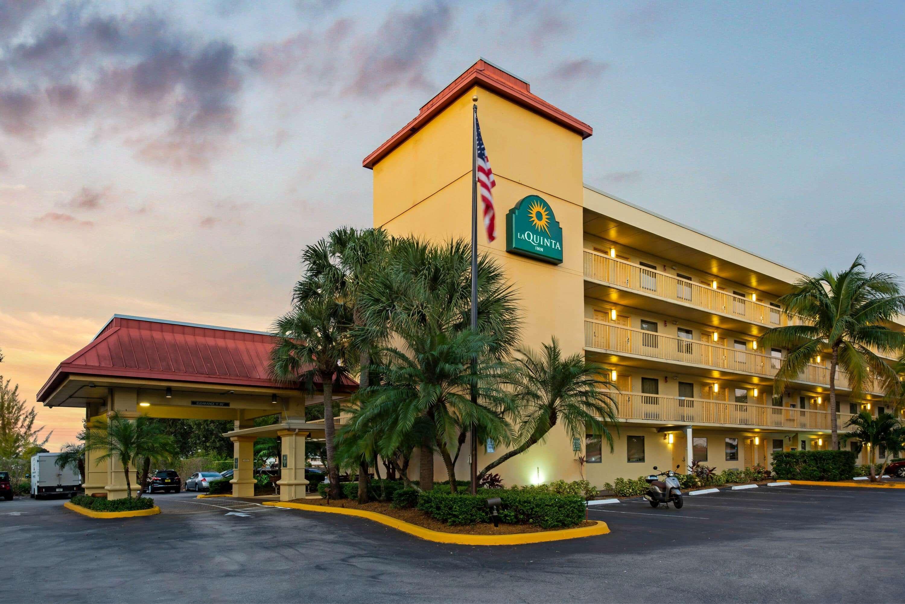 La Quinta Inn By Wyndham West Palm Beach - Florida Turnpike Century Village  Exterior foto