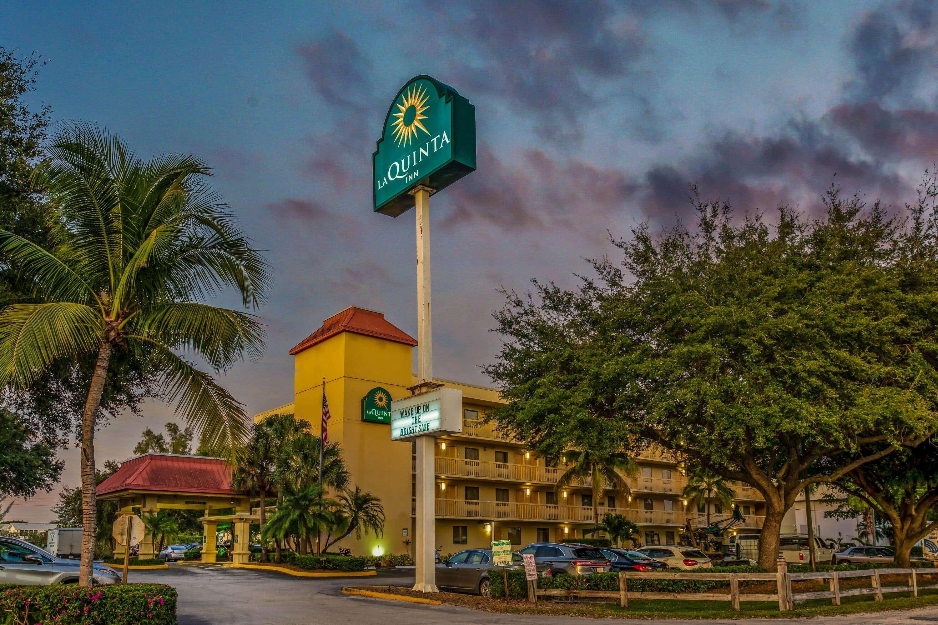 La Quinta Inn By Wyndham West Palm Beach - Florida Turnpike Century Village  Exterior foto