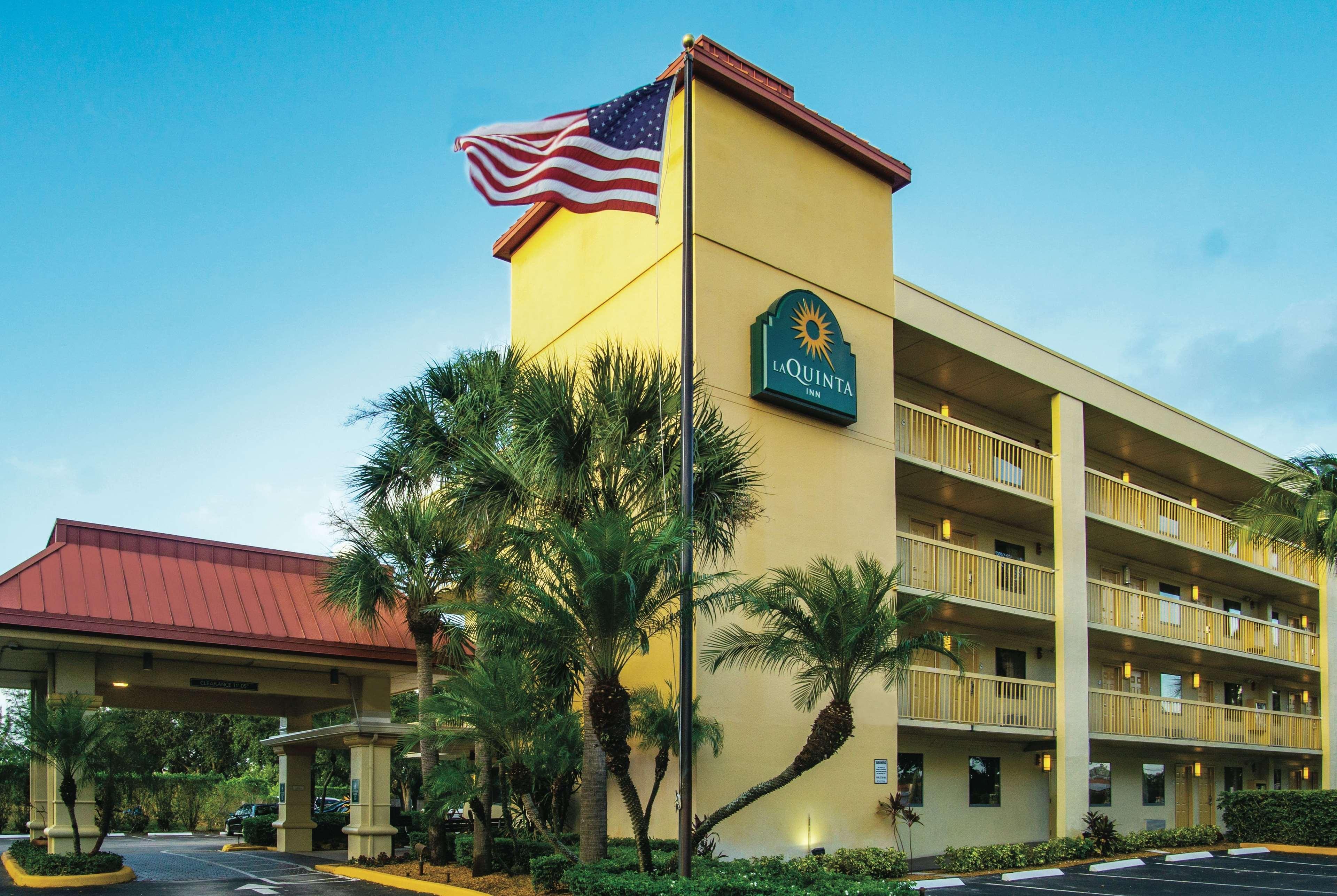 La Quinta Inn By Wyndham West Palm Beach - Florida Turnpike Century Village  Exterior foto