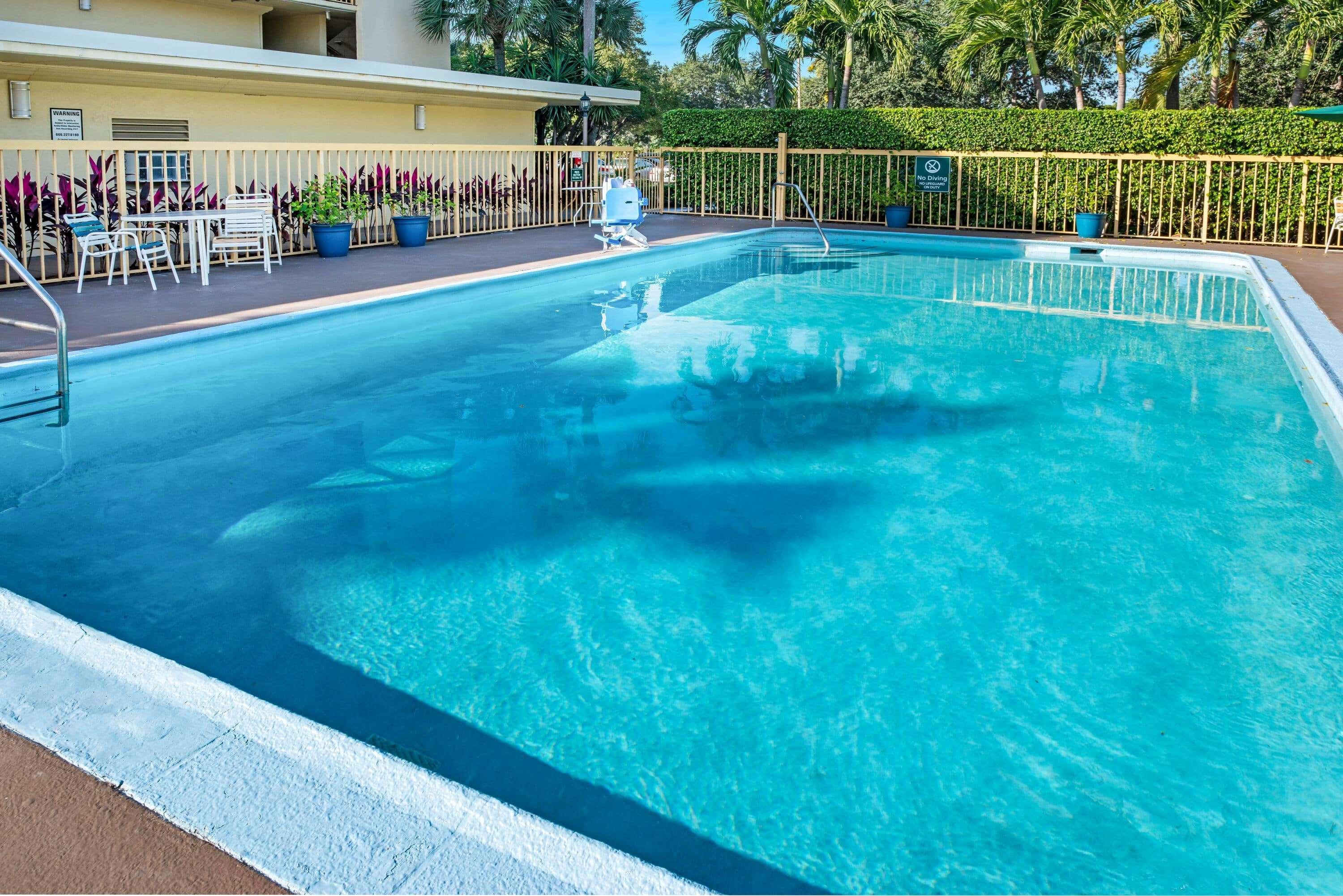 La Quinta Inn By Wyndham West Palm Beach - Florida Turnpike Century Village  Exterior foto
