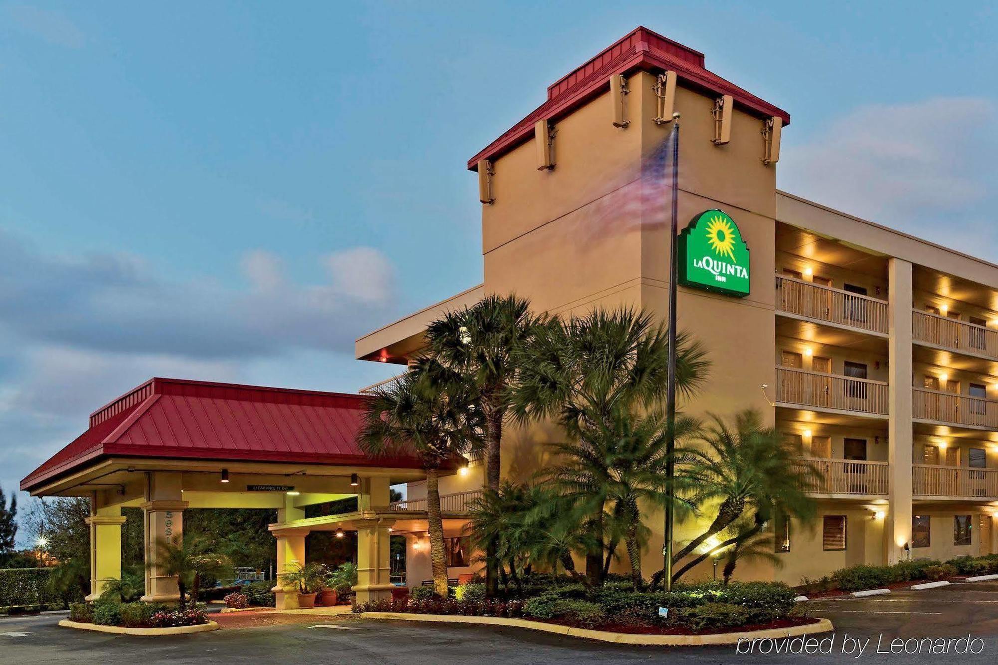 La Quinta Inn By Wyndham West Palm Beach - Florida Turnpike Century Village  Exterior foto